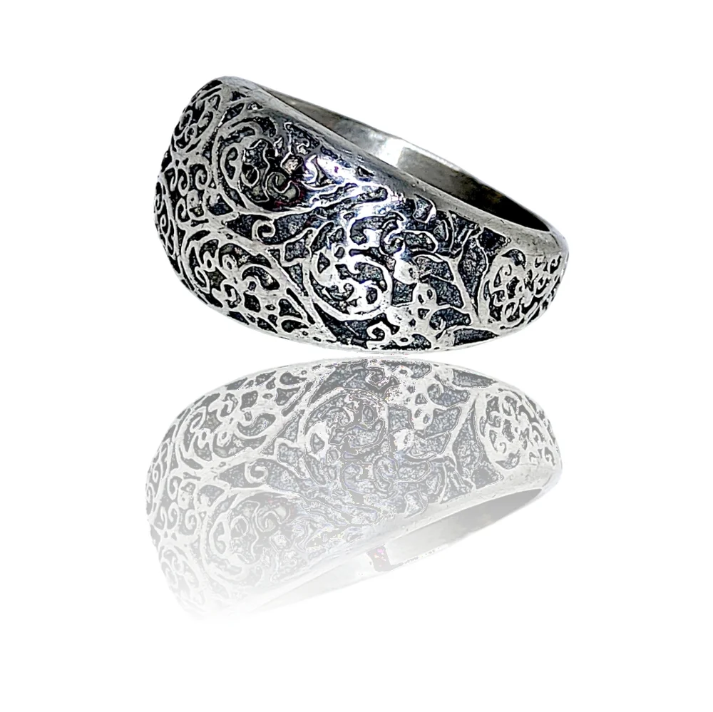 Sterling Silver Ring with Great Detail